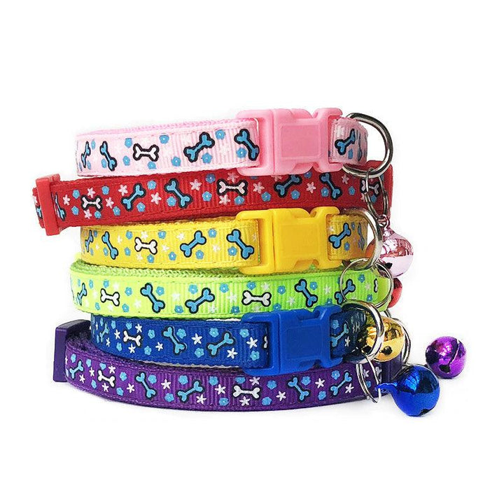 Dierenhalsband met Botjes Print en Belletje - Consumerce